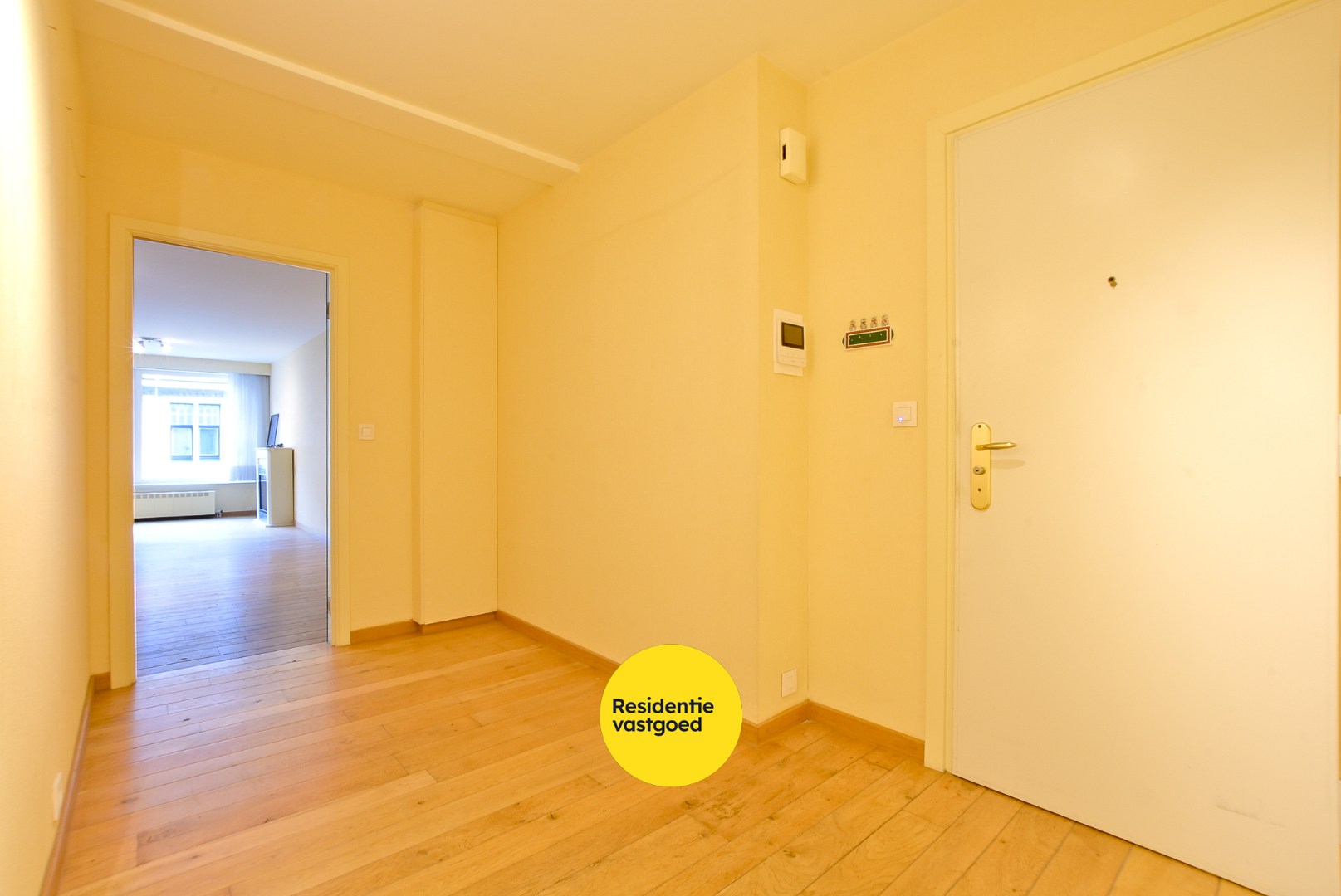 Prachtige 2/3-slaapkamer appartement (112m² + 12m²) in de winkelstraat van Nieuwpoort-stad. 