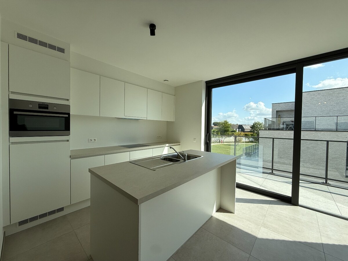 Nieuwbouwappartement met autostandplaats te Izegem 