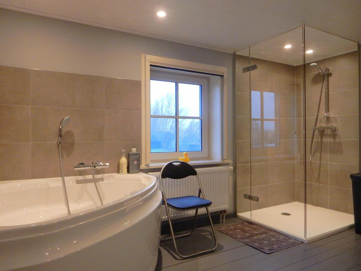 Charmante volledig gerenoveerde woning met 3 slaapkamers 