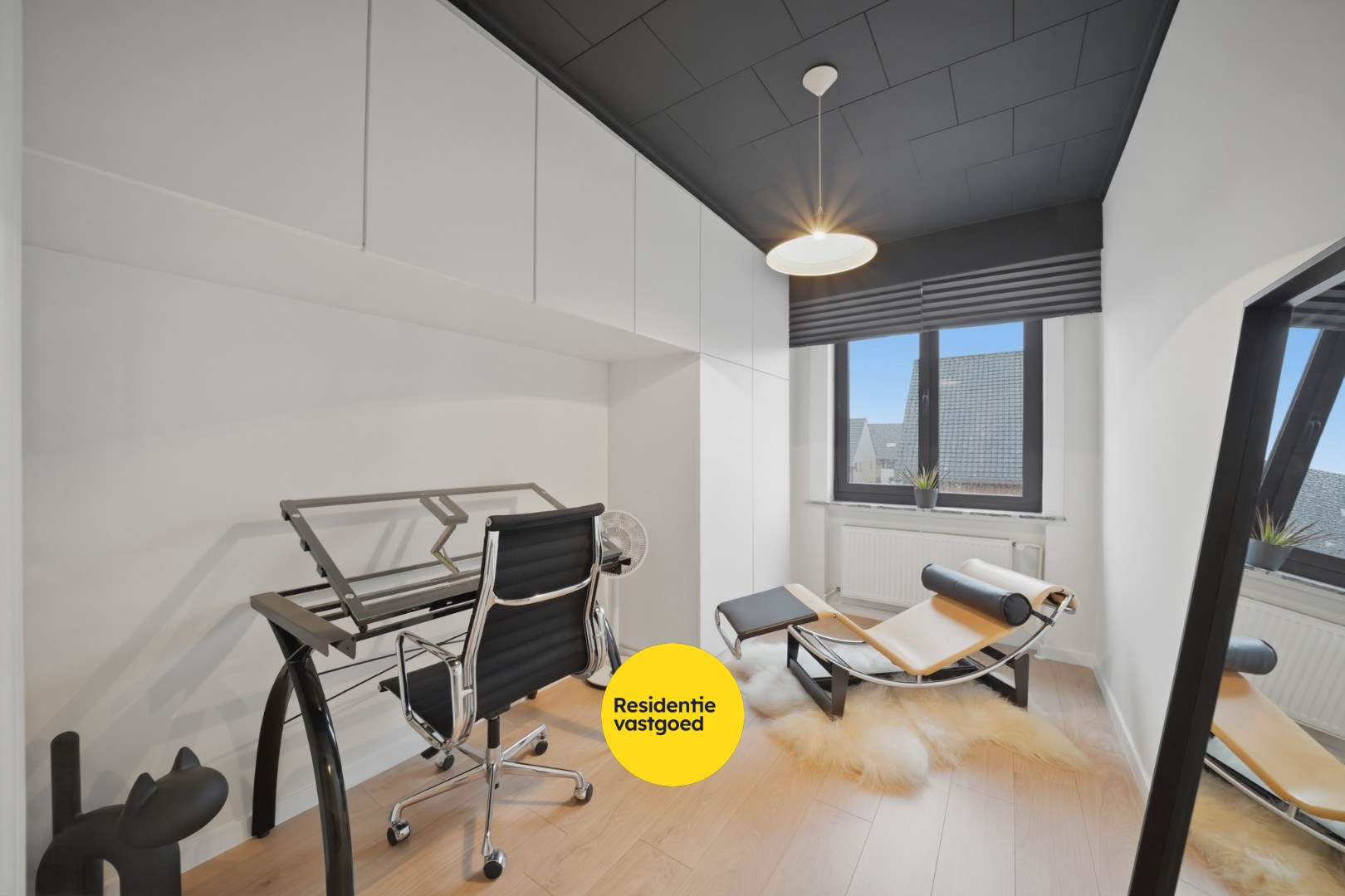 Ruime bel-étage woning met tuin en garage op rustige ligging te Bredene 