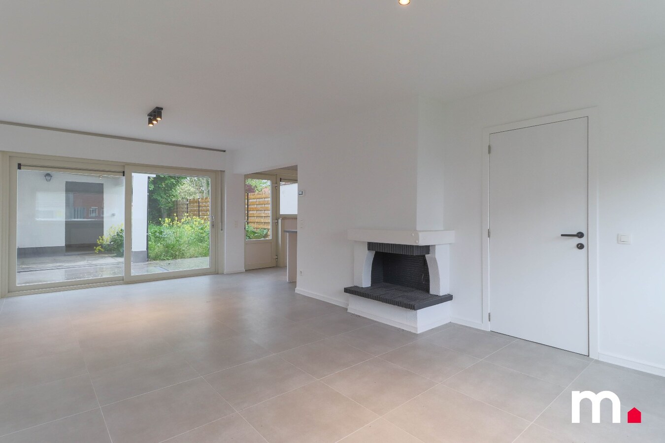 Recent gerenoveerde woning met 3 slaapkamers te Menen ! 