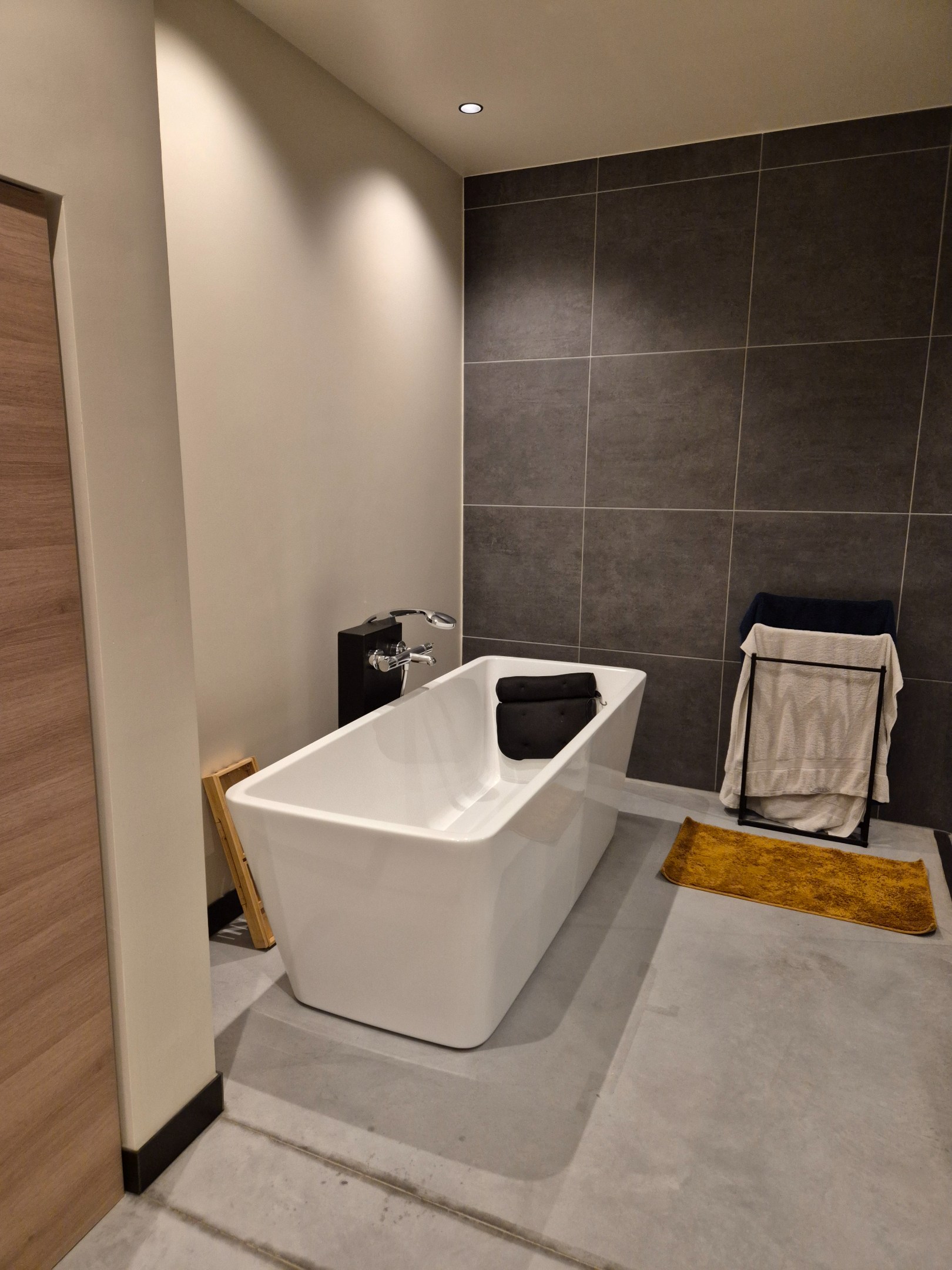 Appartement (loft stijl) in het centrum met 2 slaapkamers en terras 