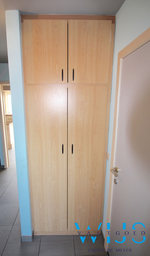 Zeer ruim lichtrijk appartement met 4 slaapkamers ! 