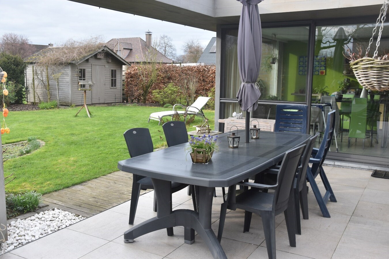 Eigentijdse, verrassend ruime Open Bebouwing 