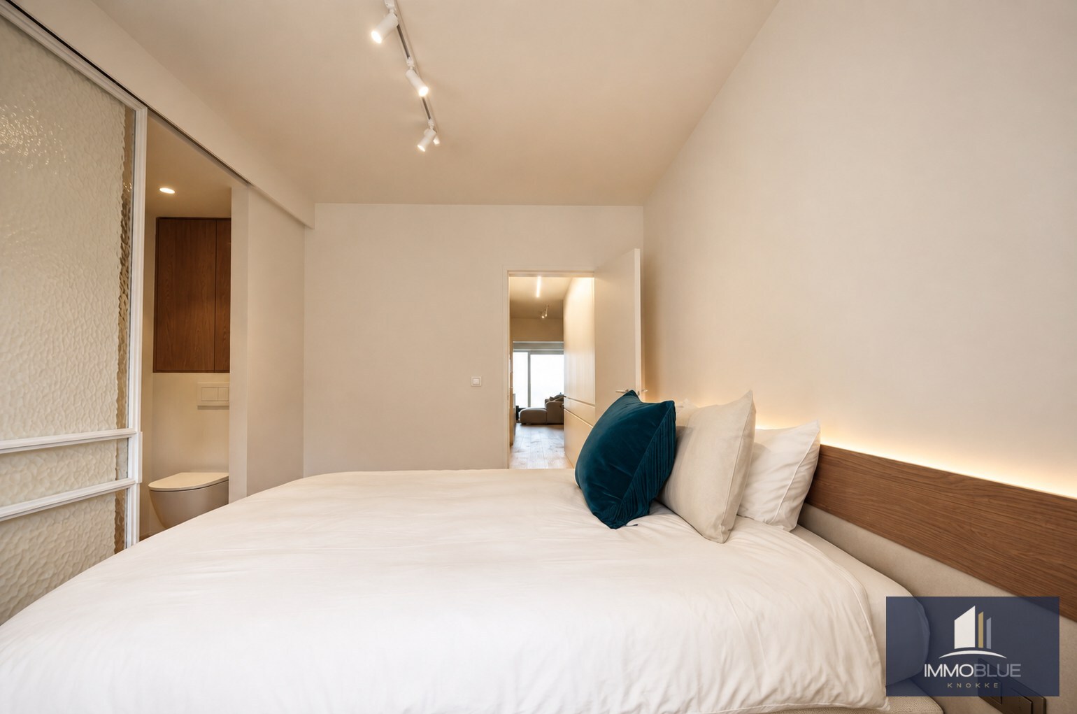 Subliem gerenoveerd appartement met frontaal zeezicht en een tijdloze, uiterst verfijnde afwerking. 