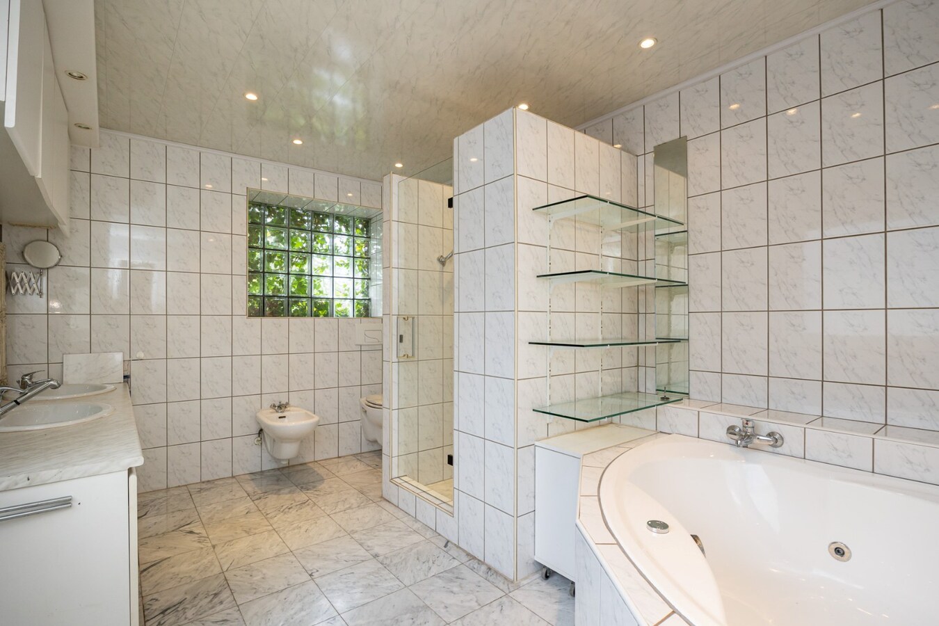 Opbrengsteigendom met 4 units en tuin te Antwerpen Centrum! 