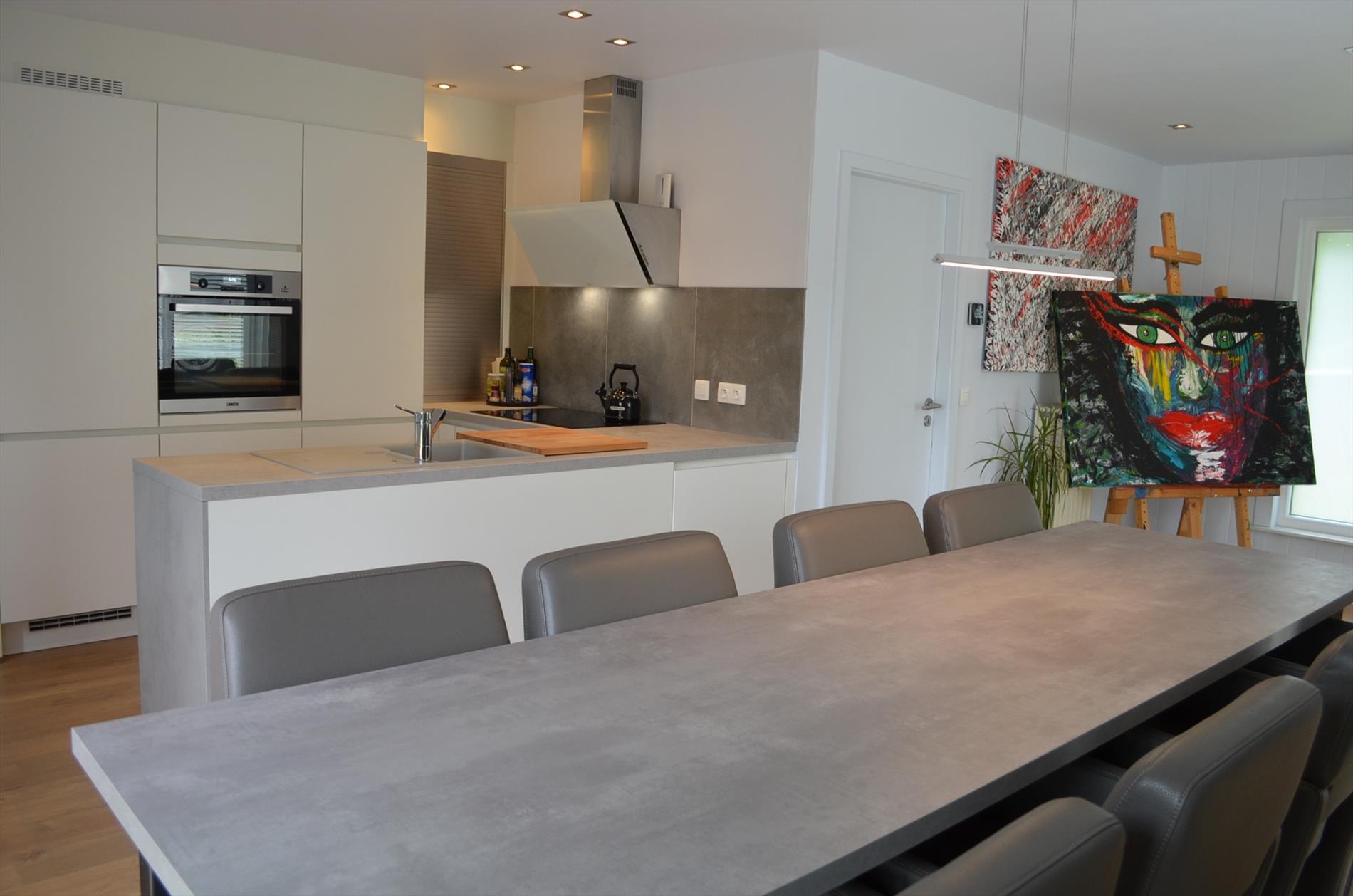 Energiezuinige woning met 3 slpks, 2 badkamers, garage en tuin rustig gelegen te Ertvelde 