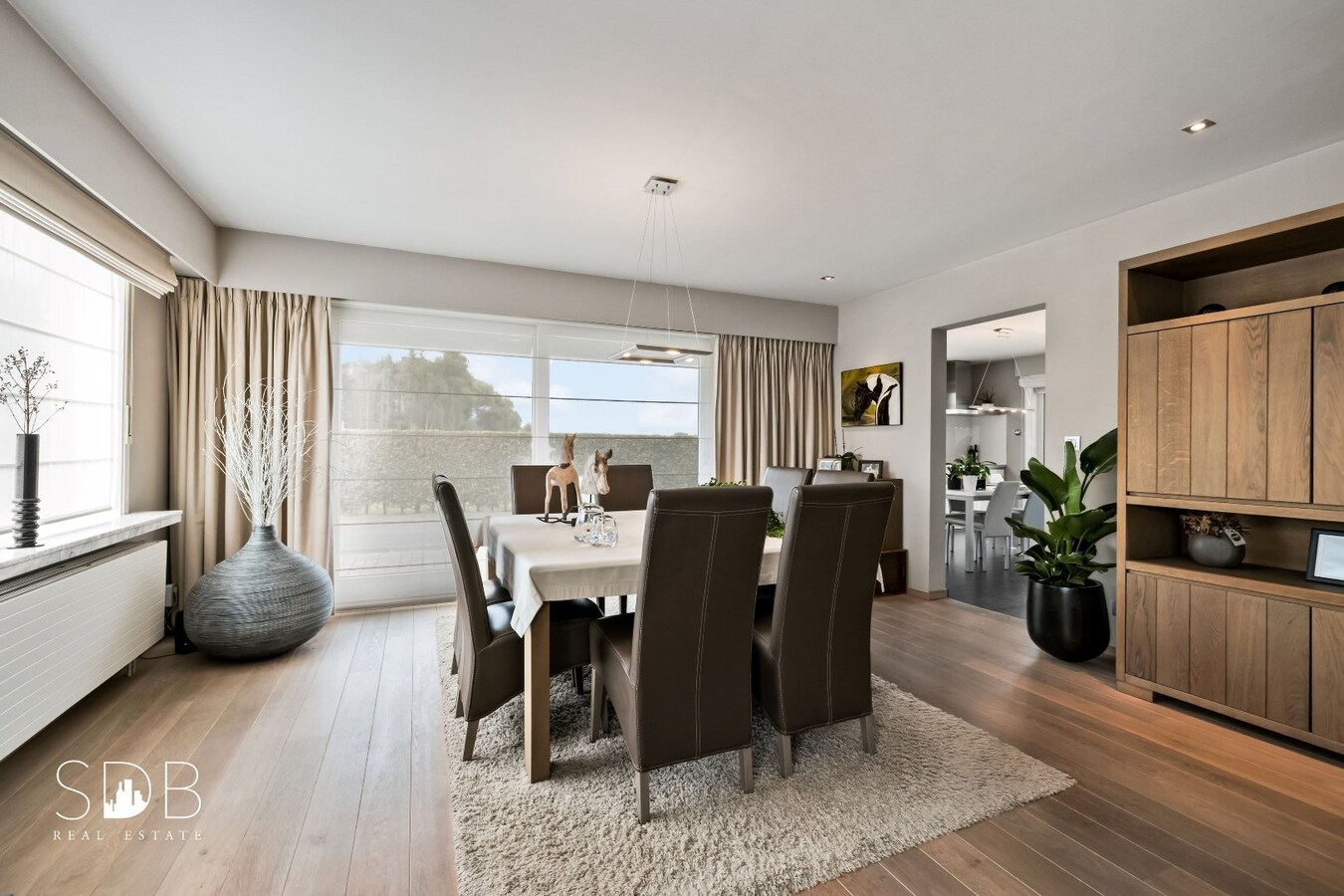 Hedendaagse woning inclusief paardenaccommodatie en graslanden op 4,22ha 