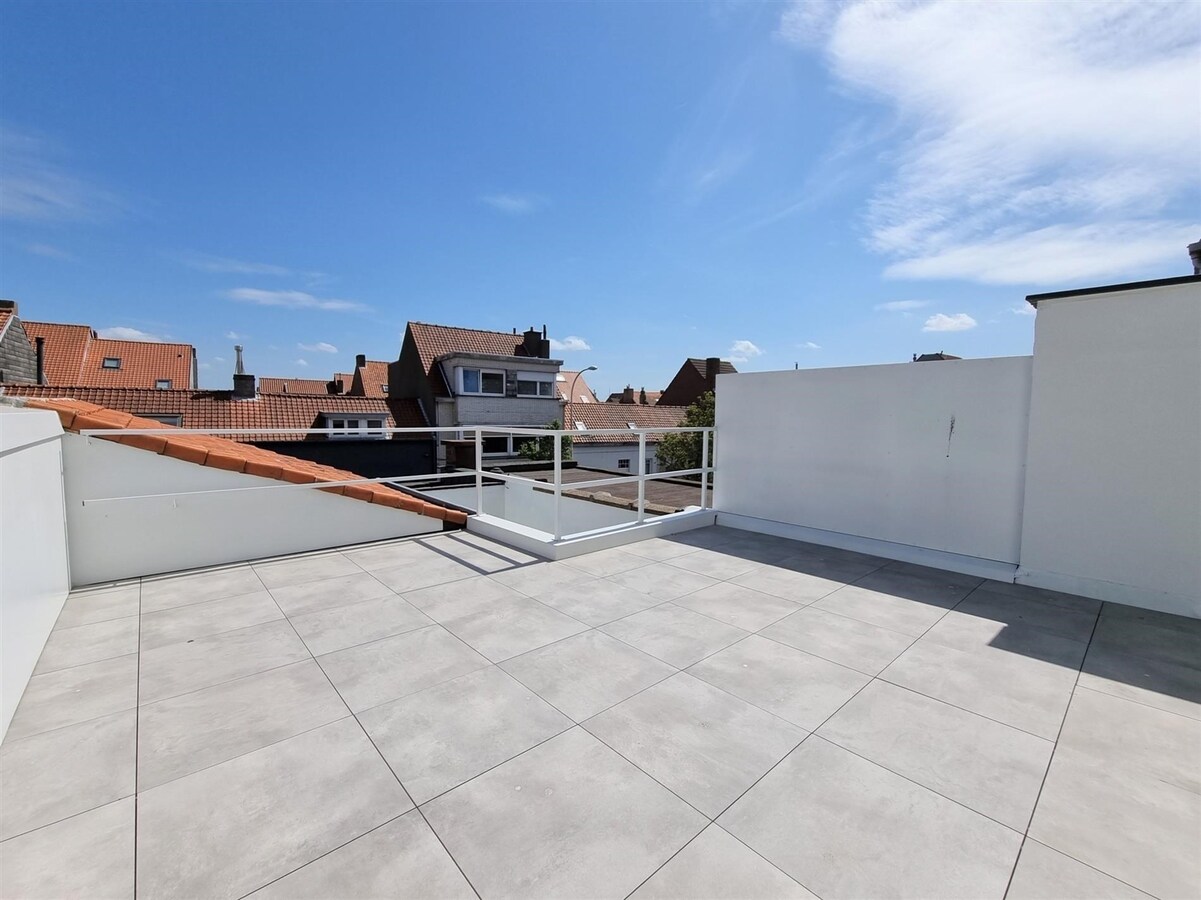 Volledig gerenoveerde woning met garage vlakbij het strand - Heist 