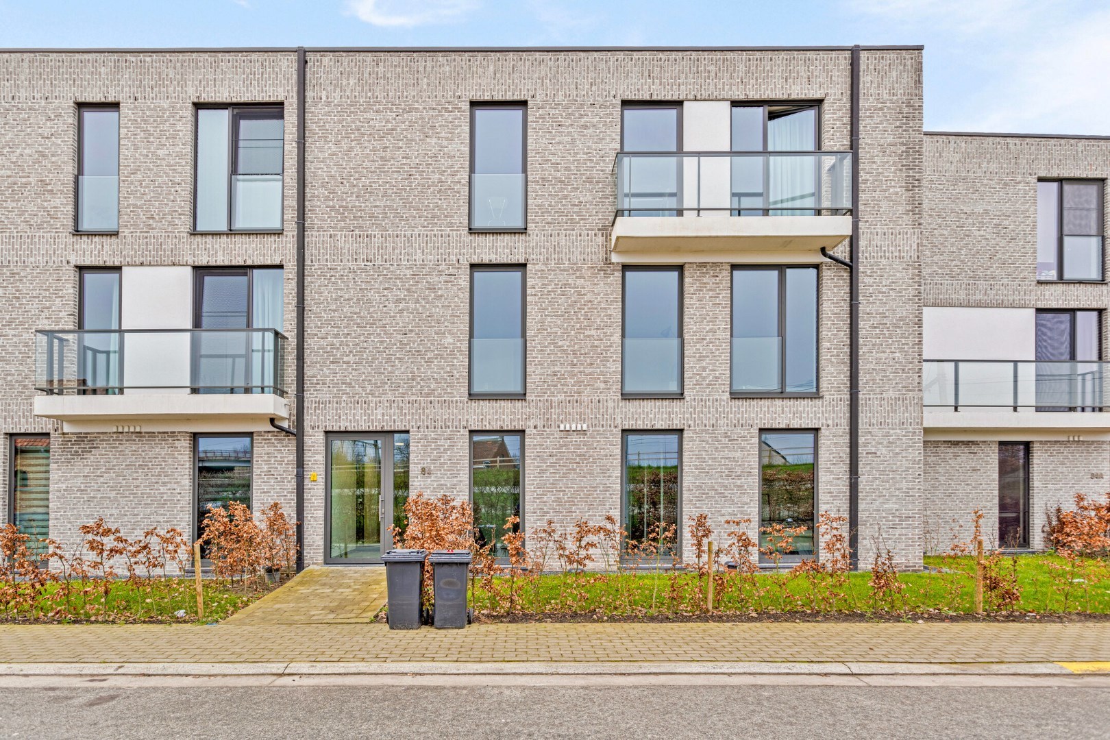 Lichtrijk nieuwbouwappartement met 3 slaapkamers, tuin, terras, kelderberging en 2 autostaanplaatsen - EPC 36 kWh/m² -bewoonbare opp. 115 m² 
