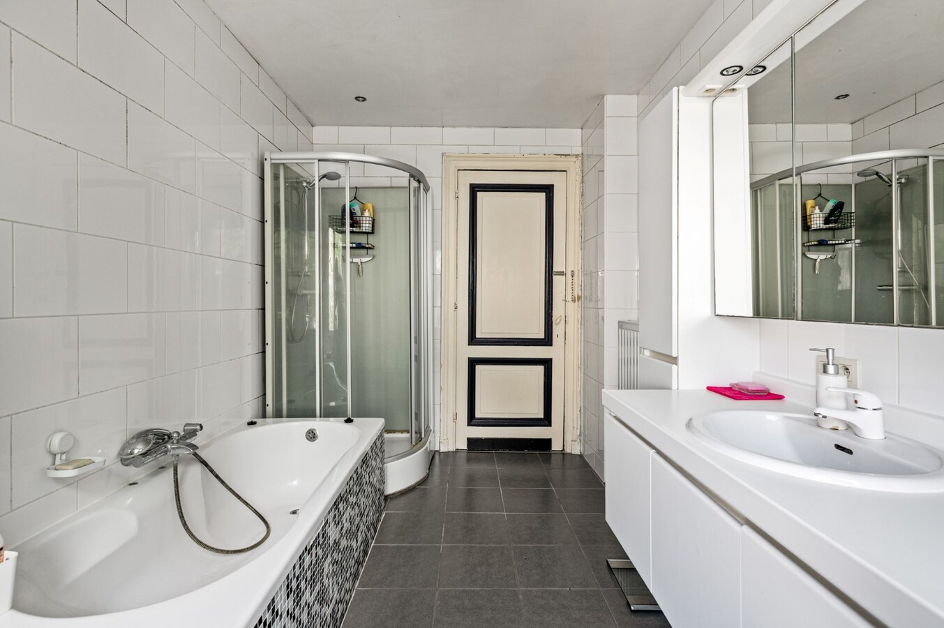 Charmante woning met stadstuin én garage te Zurenborg! 