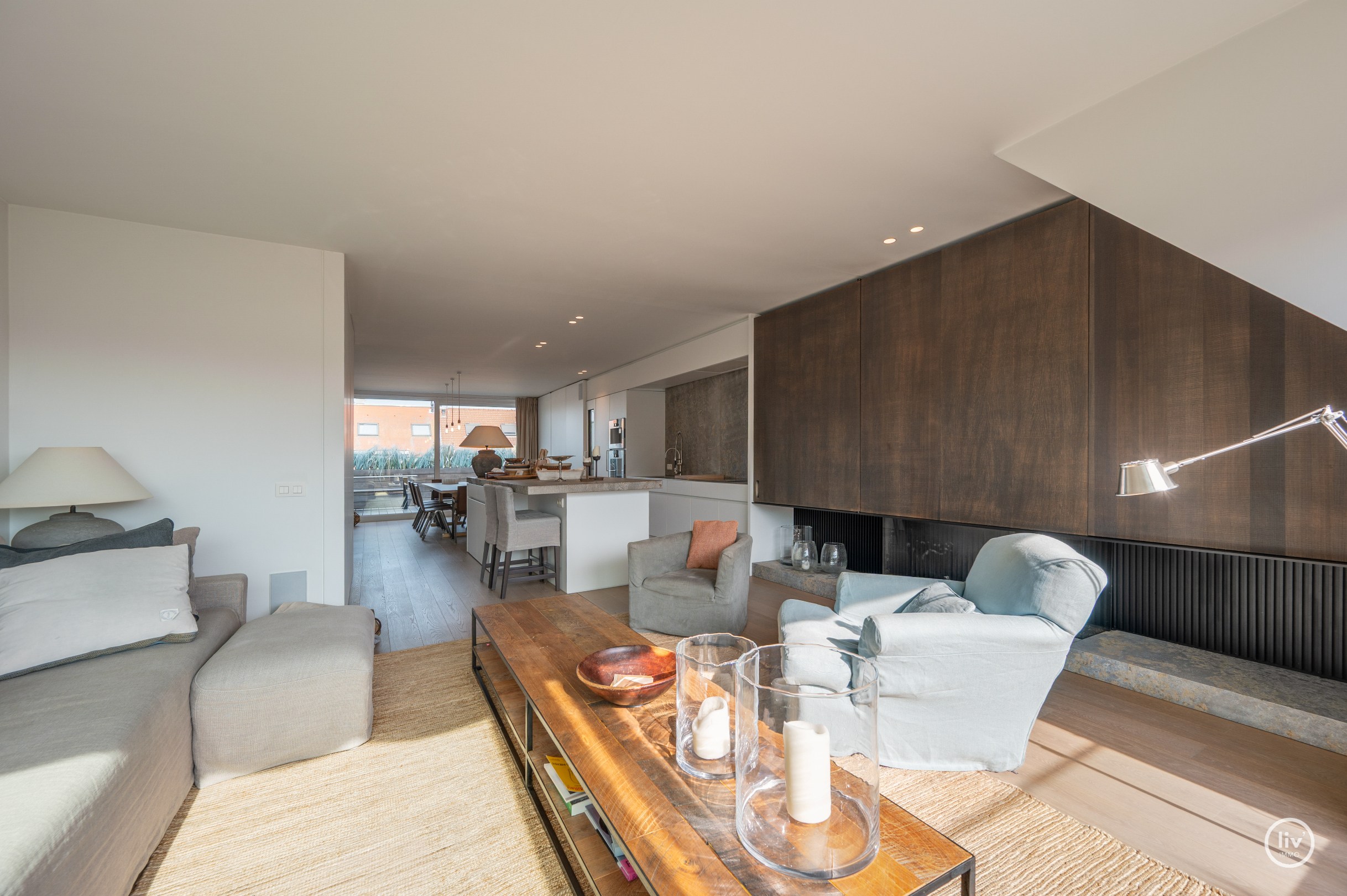 Appartement duplex unique avec 4 chambres dans une résidence récente au centre de Knokke. 