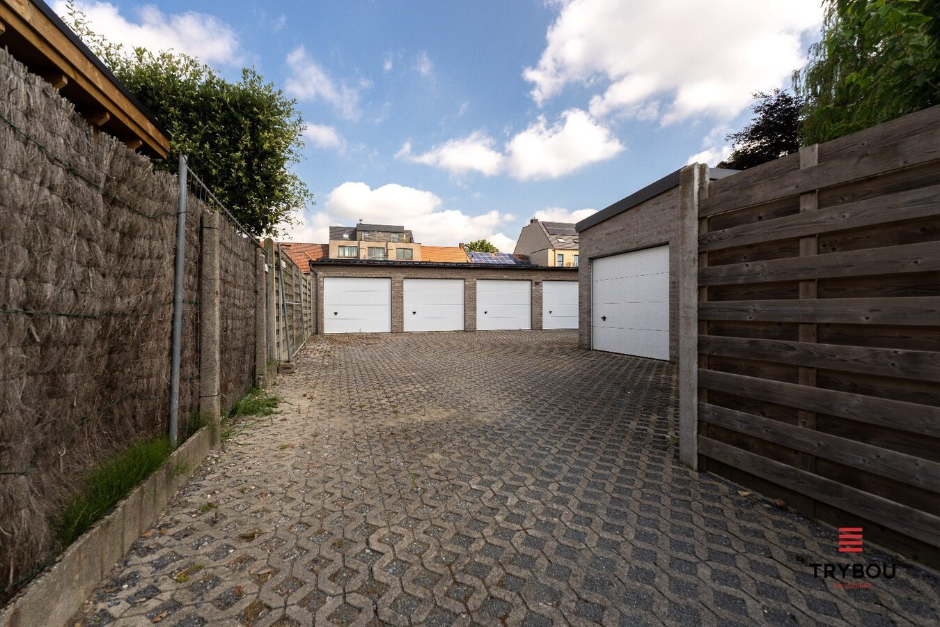 Centraal gelegen garage te Houthulst 
