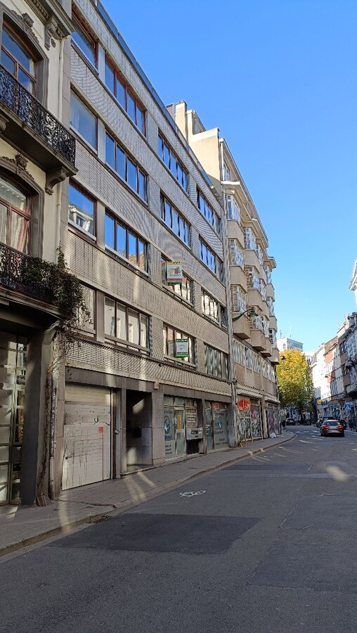 Ruim studio met terras in Elsene 