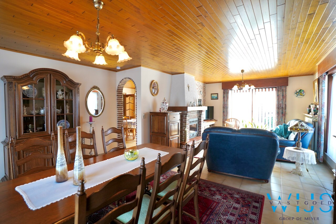 Ongelooflijk goed onderhouden bungalow te Bassevelde ! 