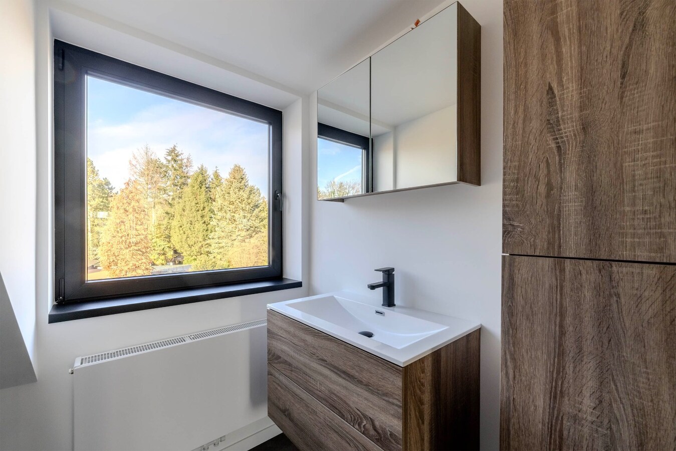 Instapklaar appartement met 2 slpks - in centrum 