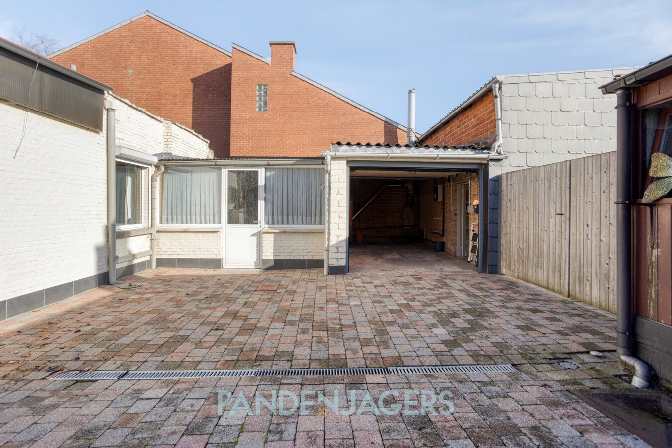 Landelijk gelegen rijwoning met garage te Koningshooikt 