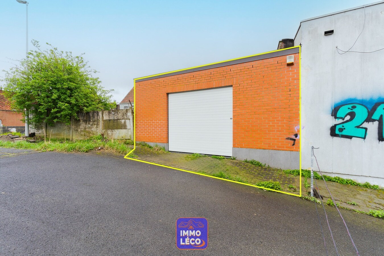 Maison de commerce avec habitation et garage de 55m². Beaux volumes ! 