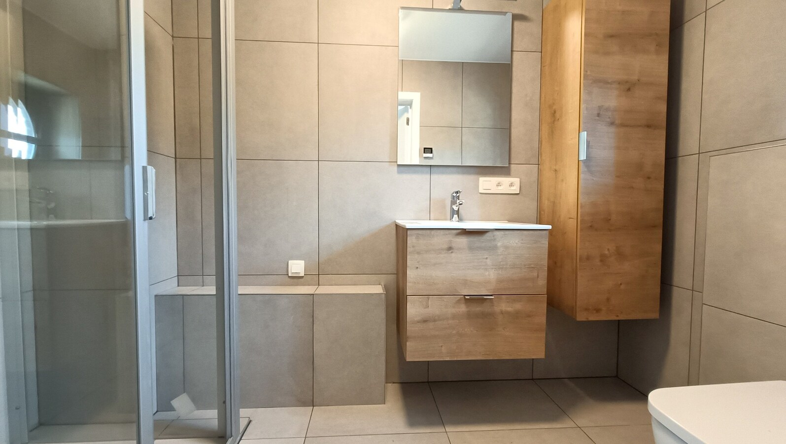 Nieuwbouw woning met tuin, terras en 3 slaapkamers 