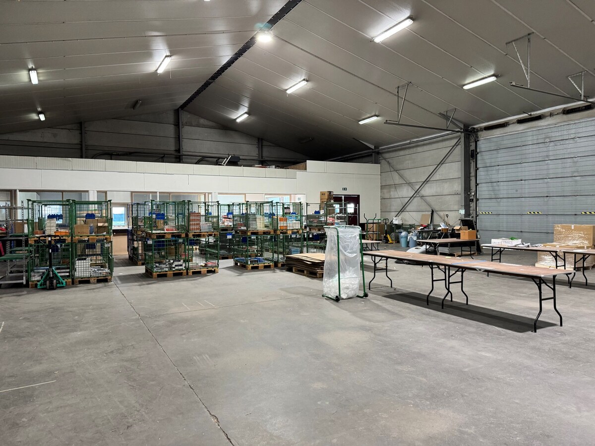 Loods met burelen te huur te Koekelare 