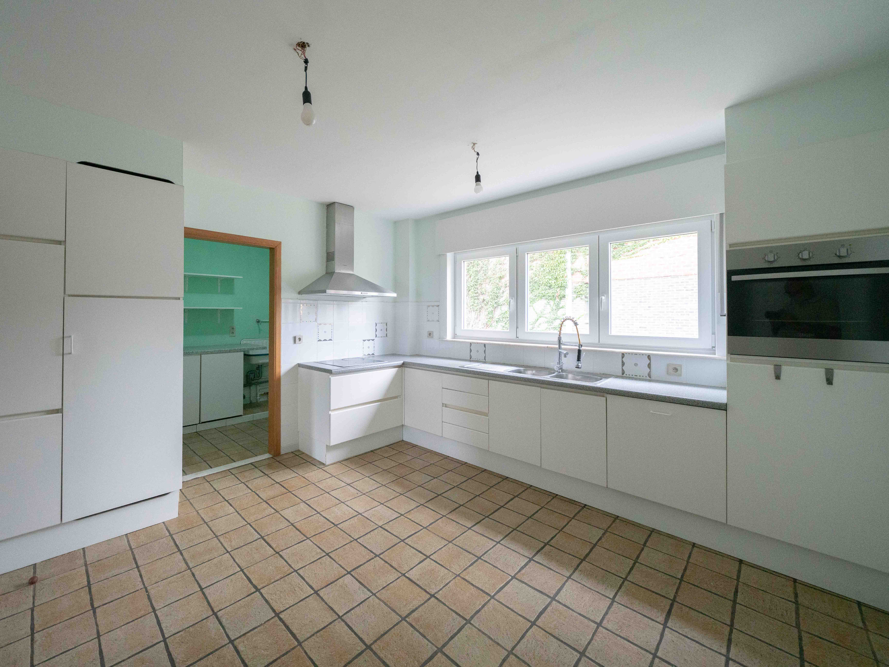 Energiezuinige woning met 4 kamers, 2 badkamers &amp; 2 garages 