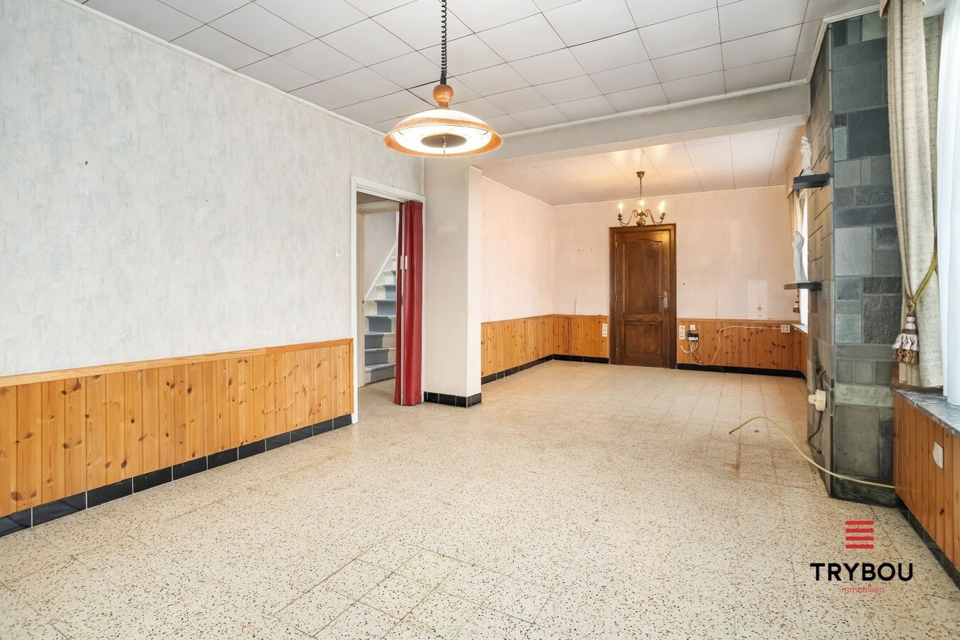 Zongerichte, te renoveren woning op ruim perceel van 618m² 