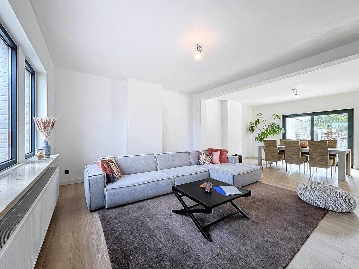 Top renovatieproject op residentiële ligging te Bevegem 