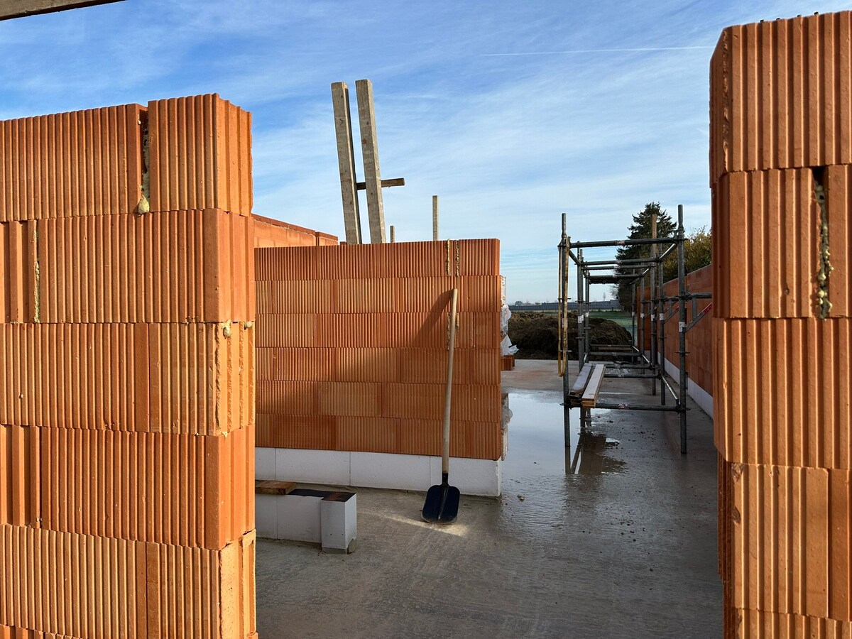 Mijmeren over de velden - luxueuze half open nieuwbouwwoning in Rotem 