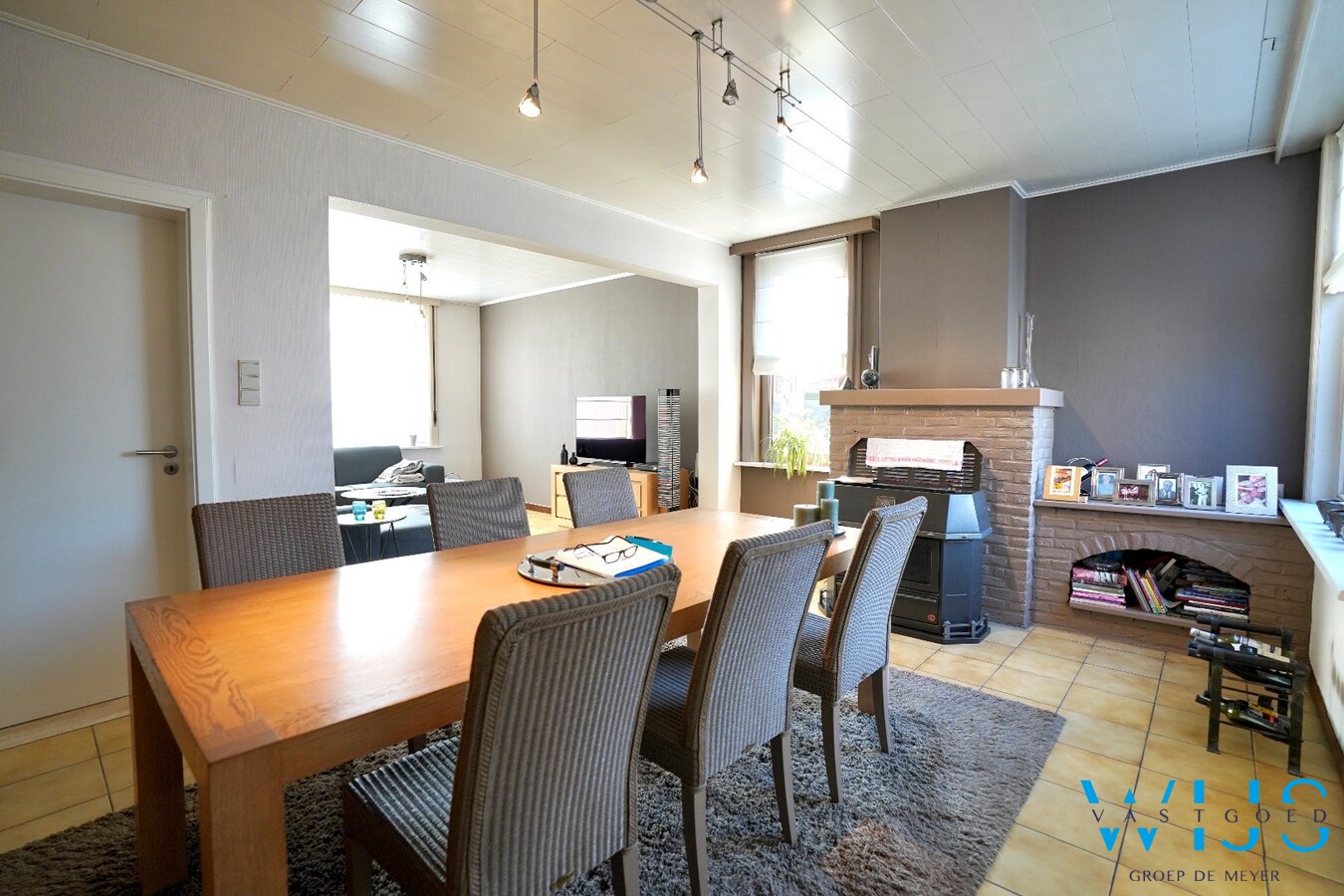 Stevig woonhuis aan de rand van het centrum van Sleidinge 