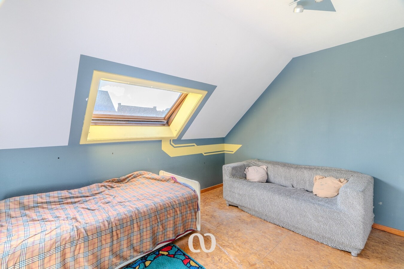 Handelspand met woonst en mogelijkheden in centrum Gavere 