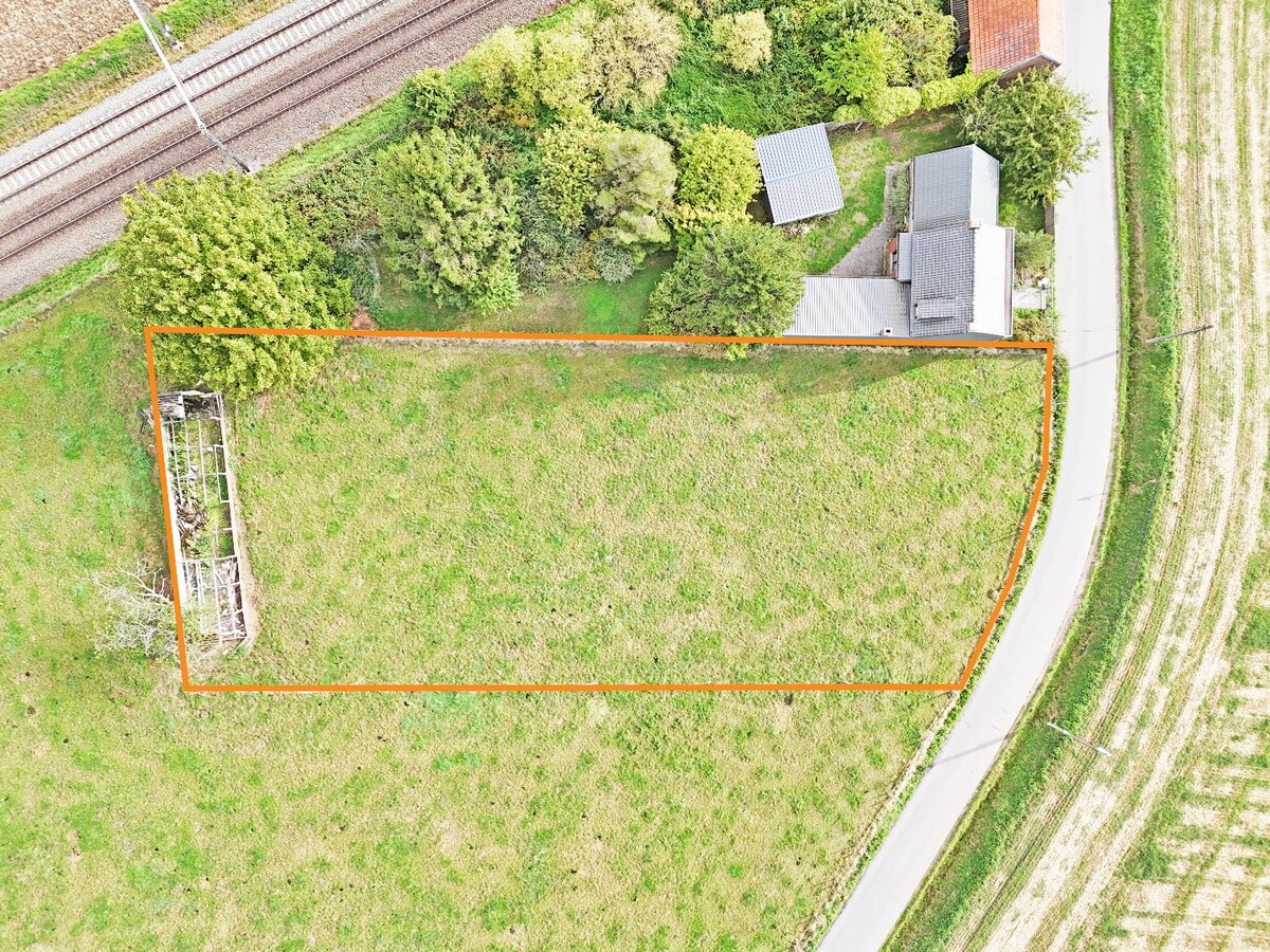 Te renoveren/te slopen woning met zicht op agrarische gebieden te Zwalm 
