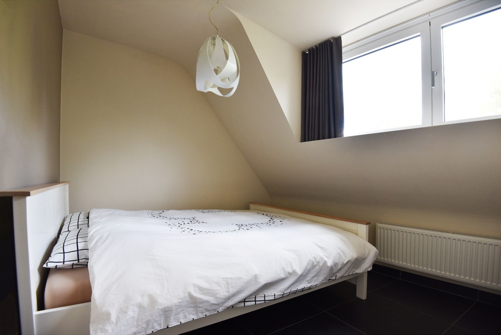 Duplex appartement op de 2e verdieping met 2 slpks en terras te Gent 