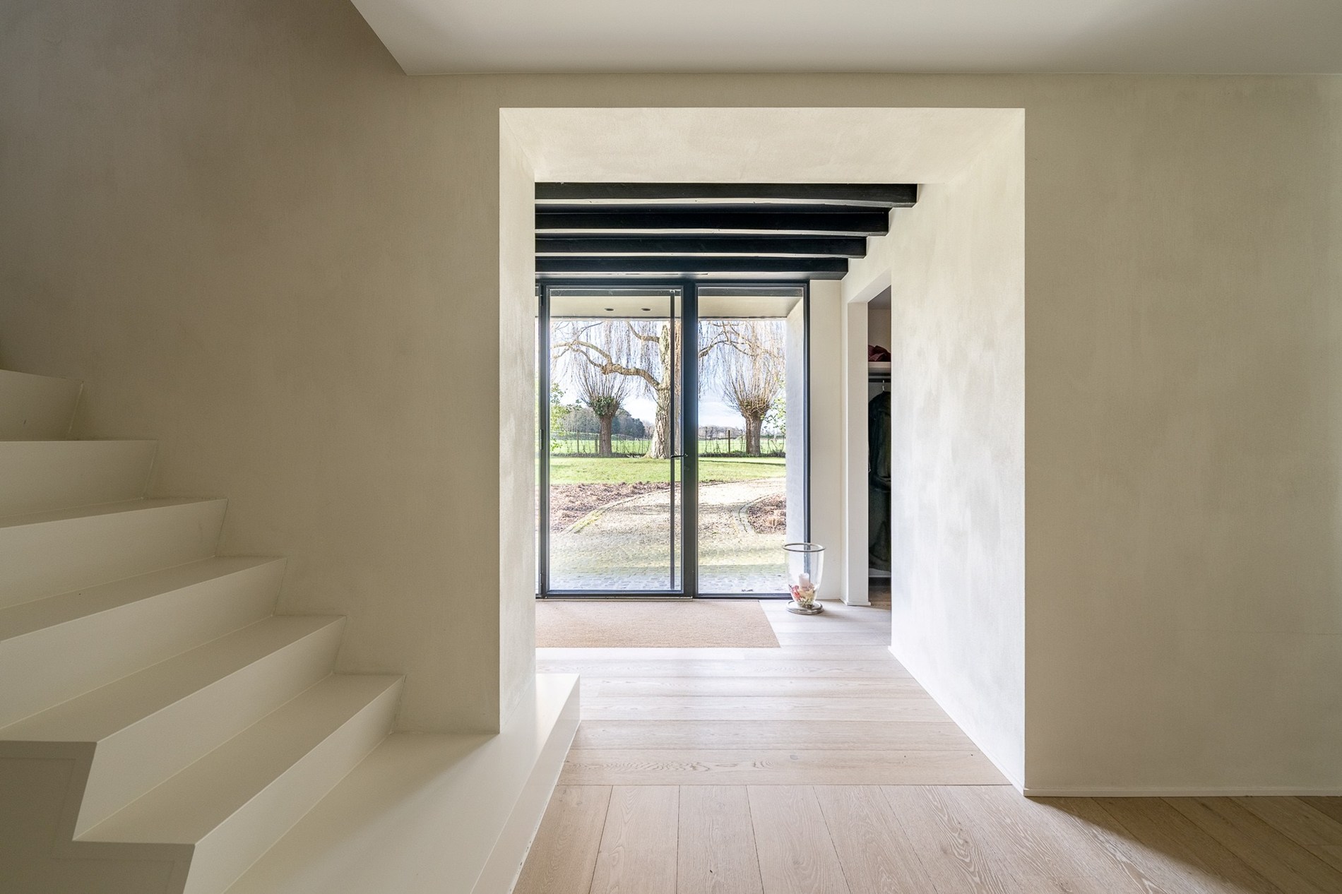 OPENDEURDAG Zaterdag 02/05 - 10u30 - 12u30 (Pereboomstraat 1 te Damme) : Uitzonderlijk gerenoveerde Hoeve met bijhuis op een domein van 1,5 hectare 