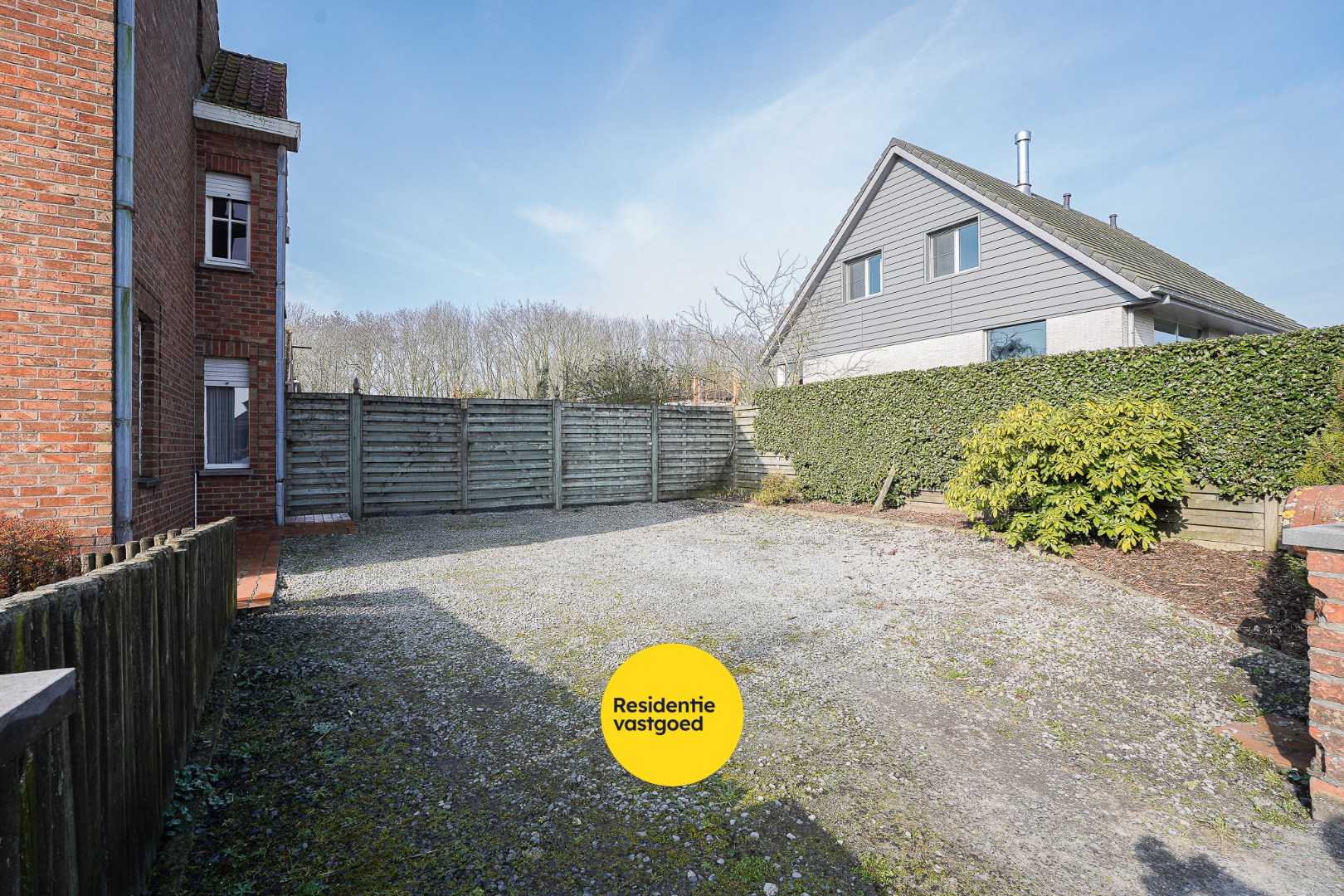 Te renoveren half-open bebouwing in Zerkegem 