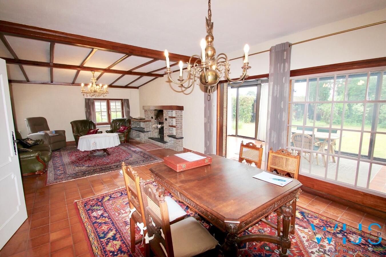 Op te frissen bungalow op een prachtig perceel van 960 vierkante meter te Oostakker ! 