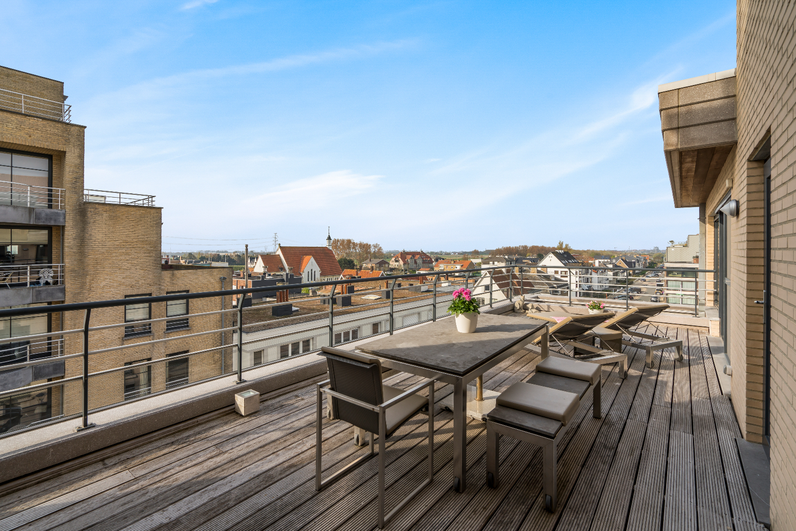 Duplex dakappartement met 2 slaapkamers en 2 badkamers 