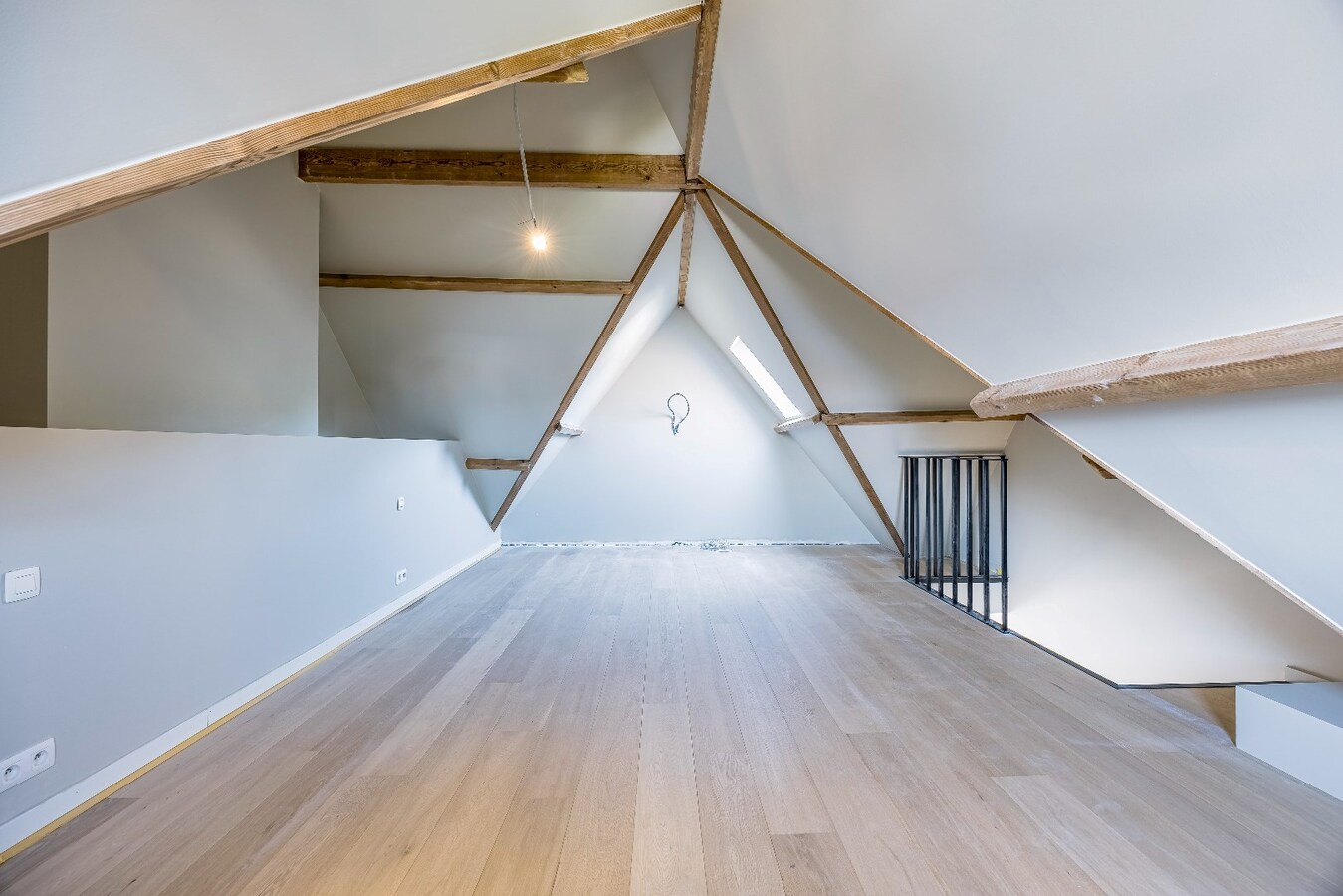 Top gerenoveerde en energiezuinige gezinswoning in het hart van Heist. 