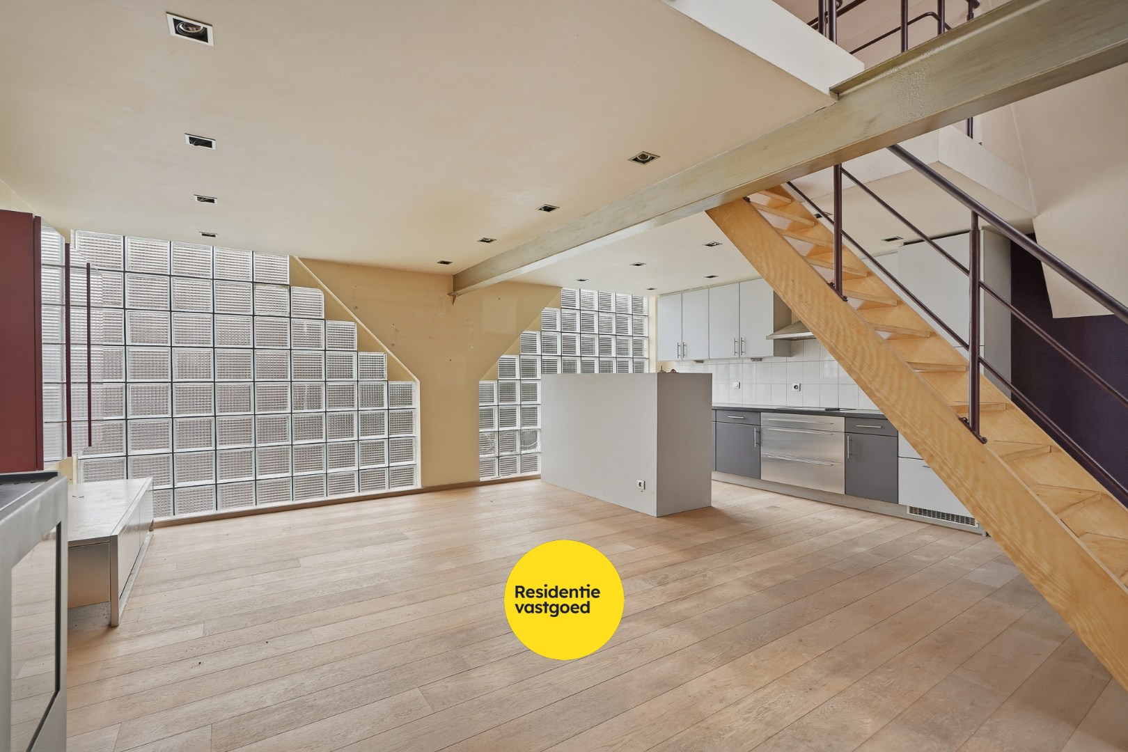 Lichtrijke woning met renovatiepotentieel te Assebroek 