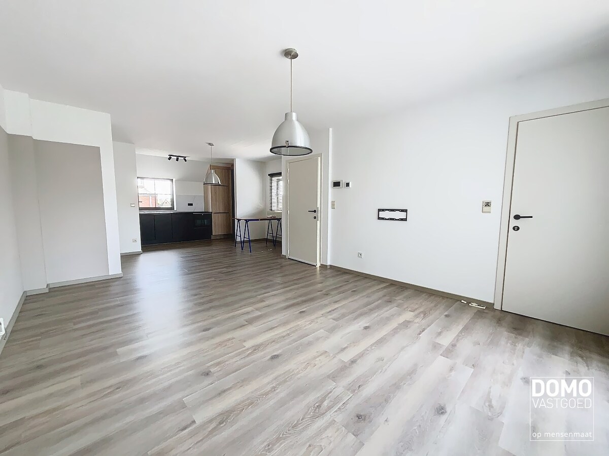 DUPLEX APPARTEMENT MET 2 SLAAPKAMERS EN 2 GARAGES TE DIEPENBEEK 