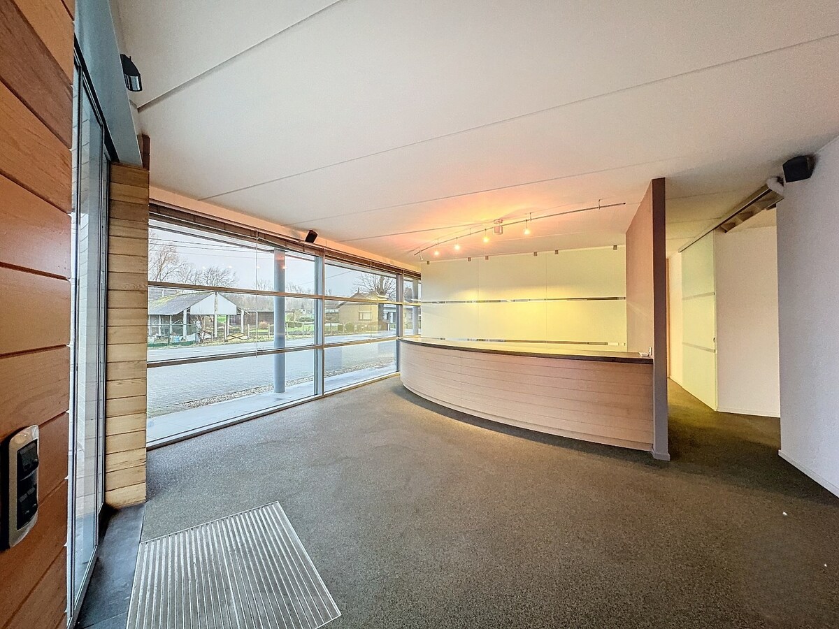 Top gelegen kantoorruimte te huur in Oudenaarde 