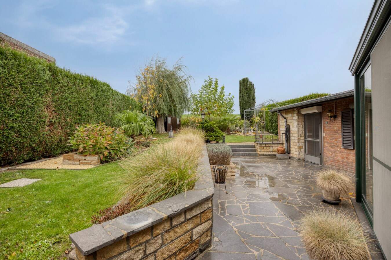 Open bebouwing met 3 slaapkamers in landelijke omgeving 