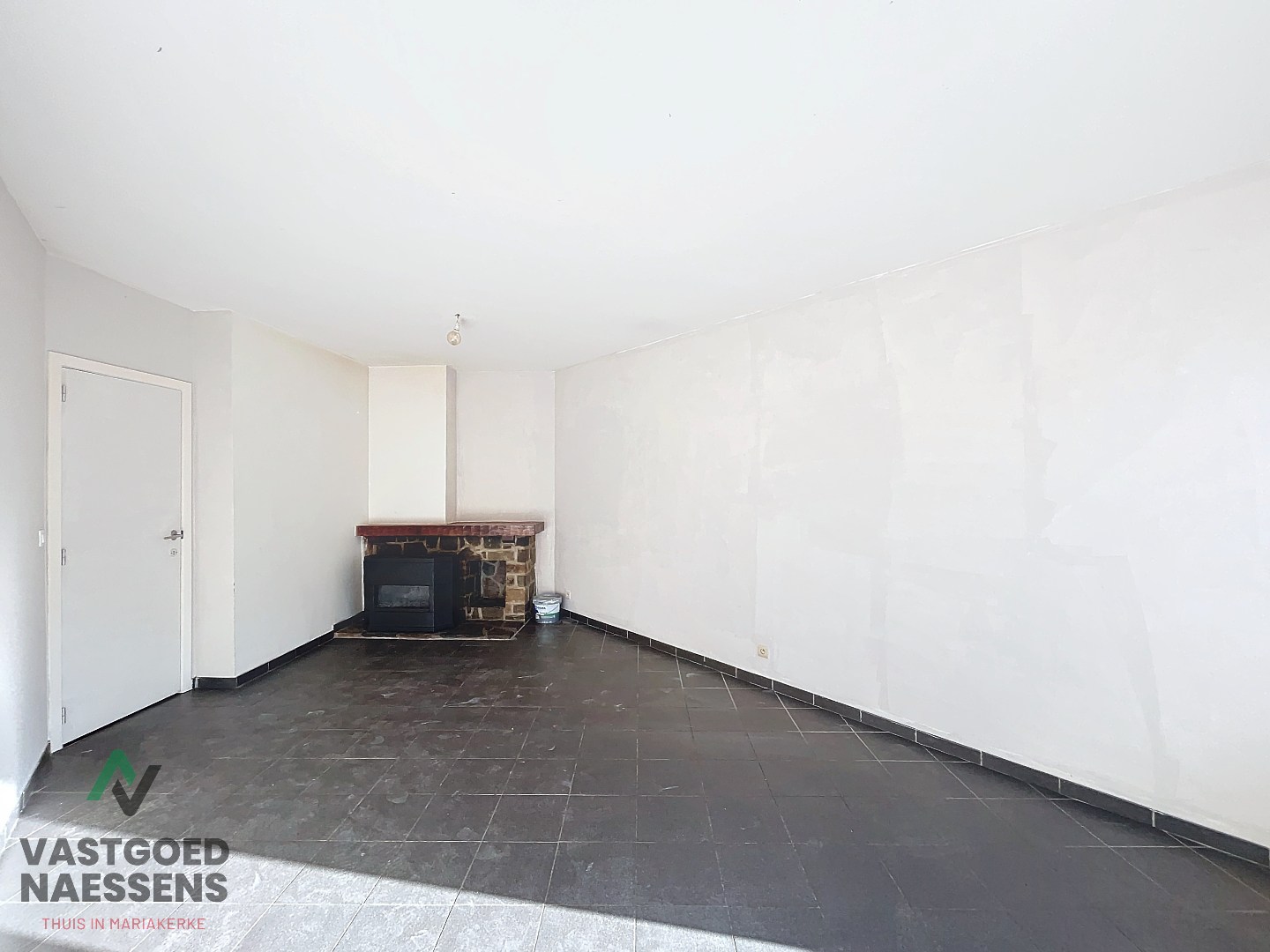 Prêt à emménager, appartement d'une chambre dans un quartier résidentiel calme. 