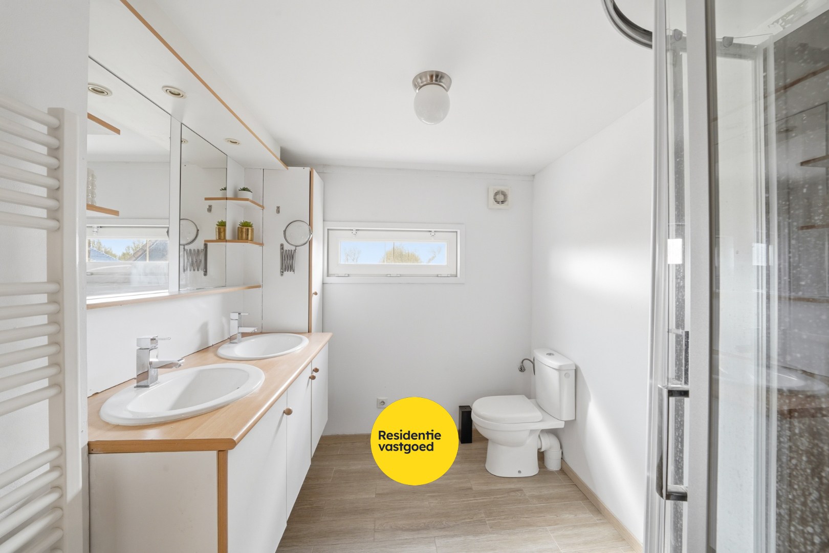 Karaktervolle halfopen bebouwing met multifunctioneel bijgebouw  in Westkerke 