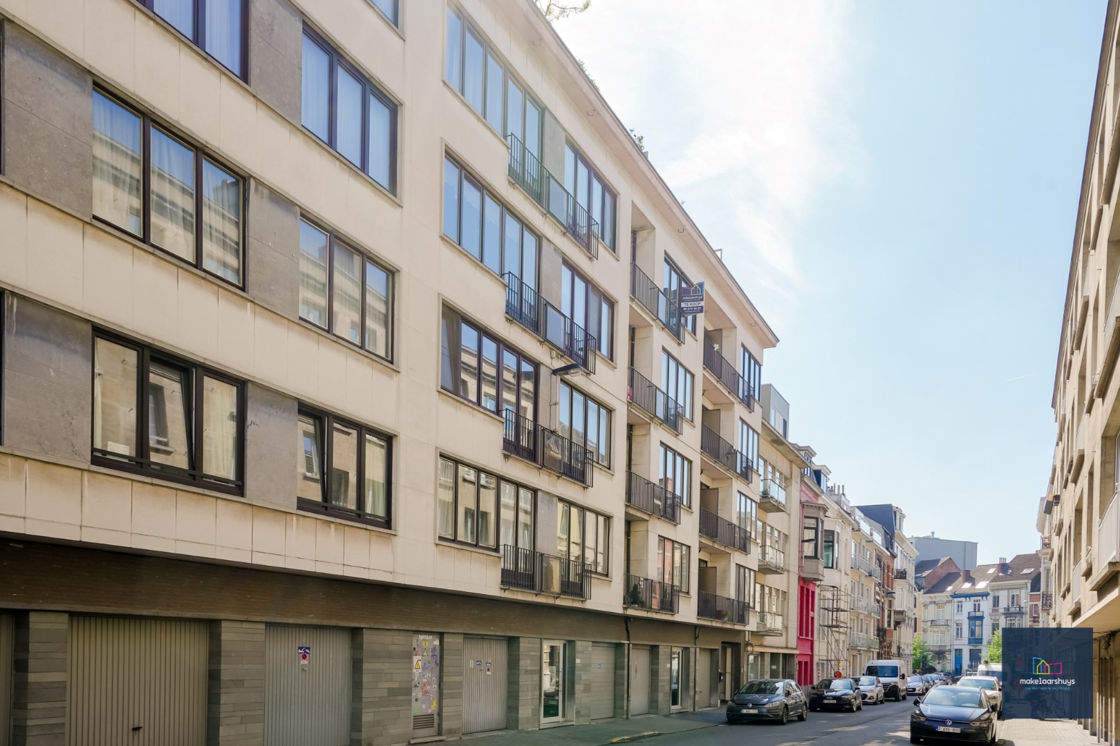 Nabij Gent Sint-Pieters ; Ruim appartement met 2 slp. fietsenberging en kelder 