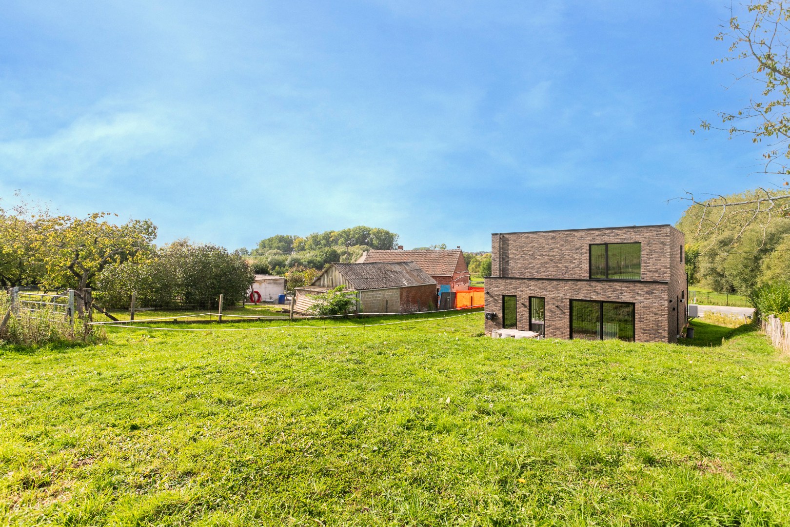 Recente woning (EPC A) met 3 slpks, garage en tuin op 7are 