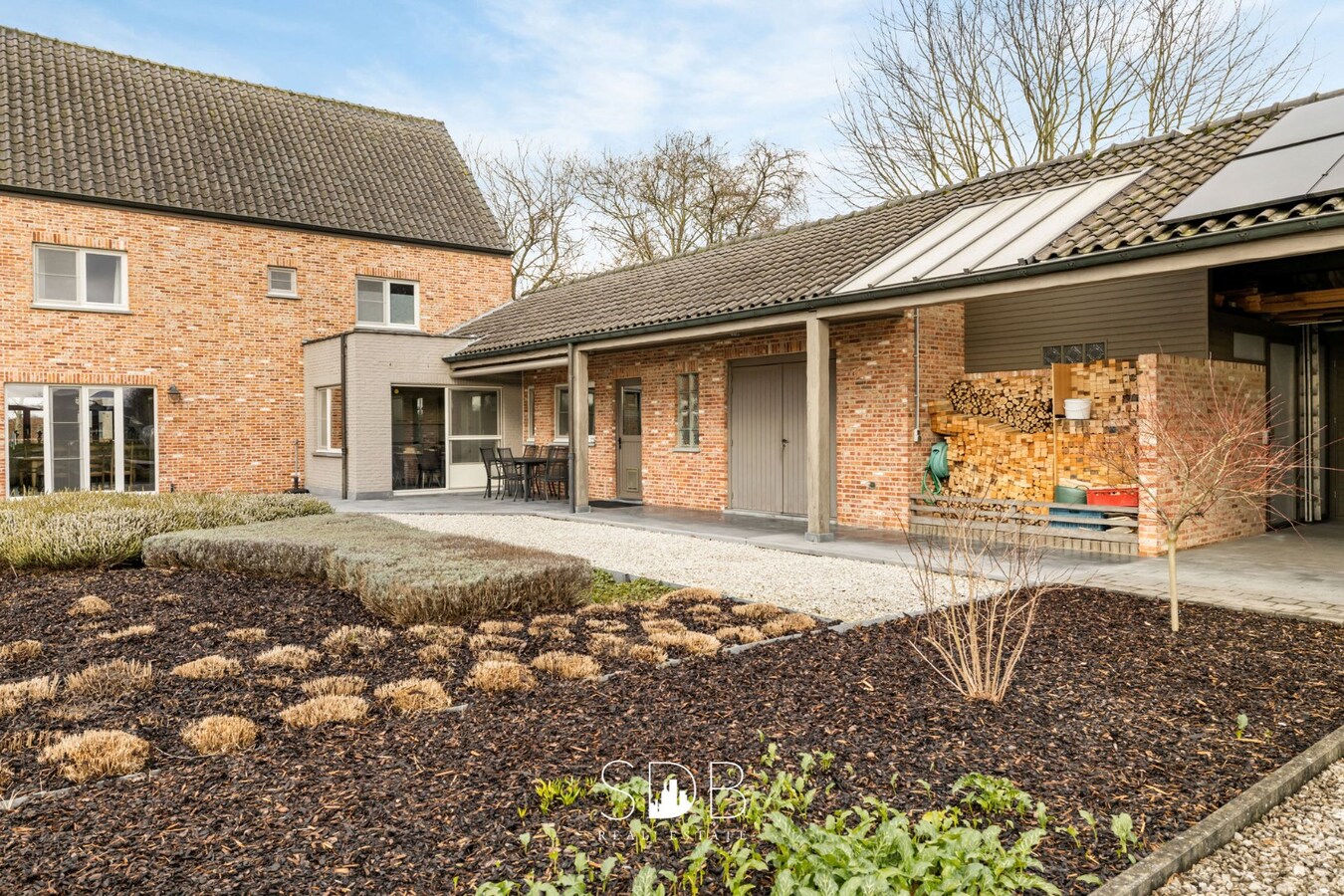 Prachtige landelijke woning met gezinstuin op 1.668m². 