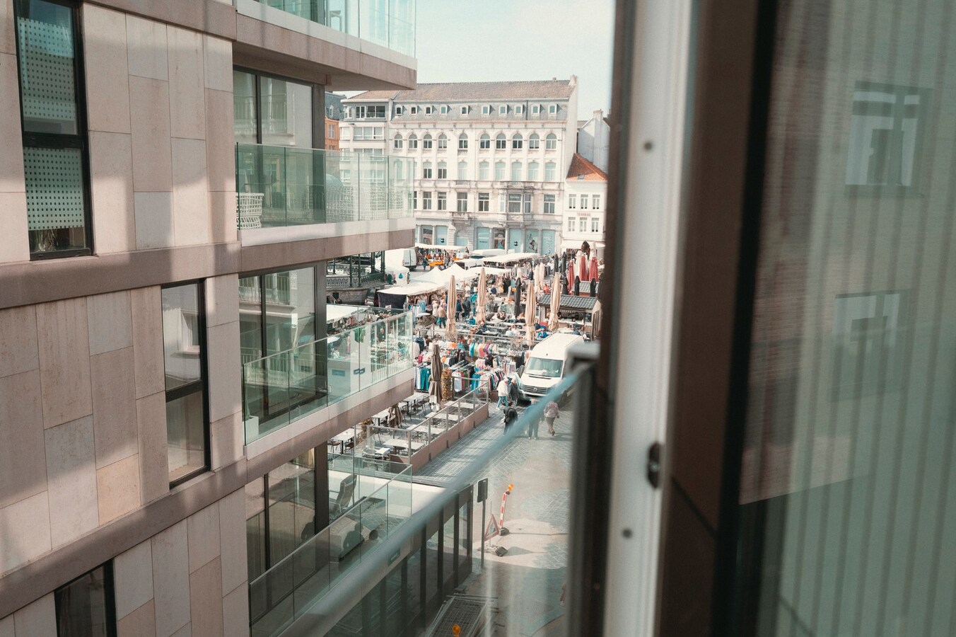 UNIEK GEMEUBELD APPARTEMENT PAL IN CENTRUM OOSTENDE 