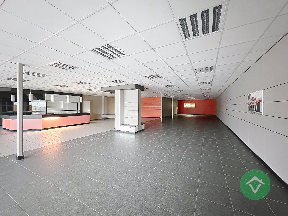 Handelspand met woonst op topligging in Gistel 