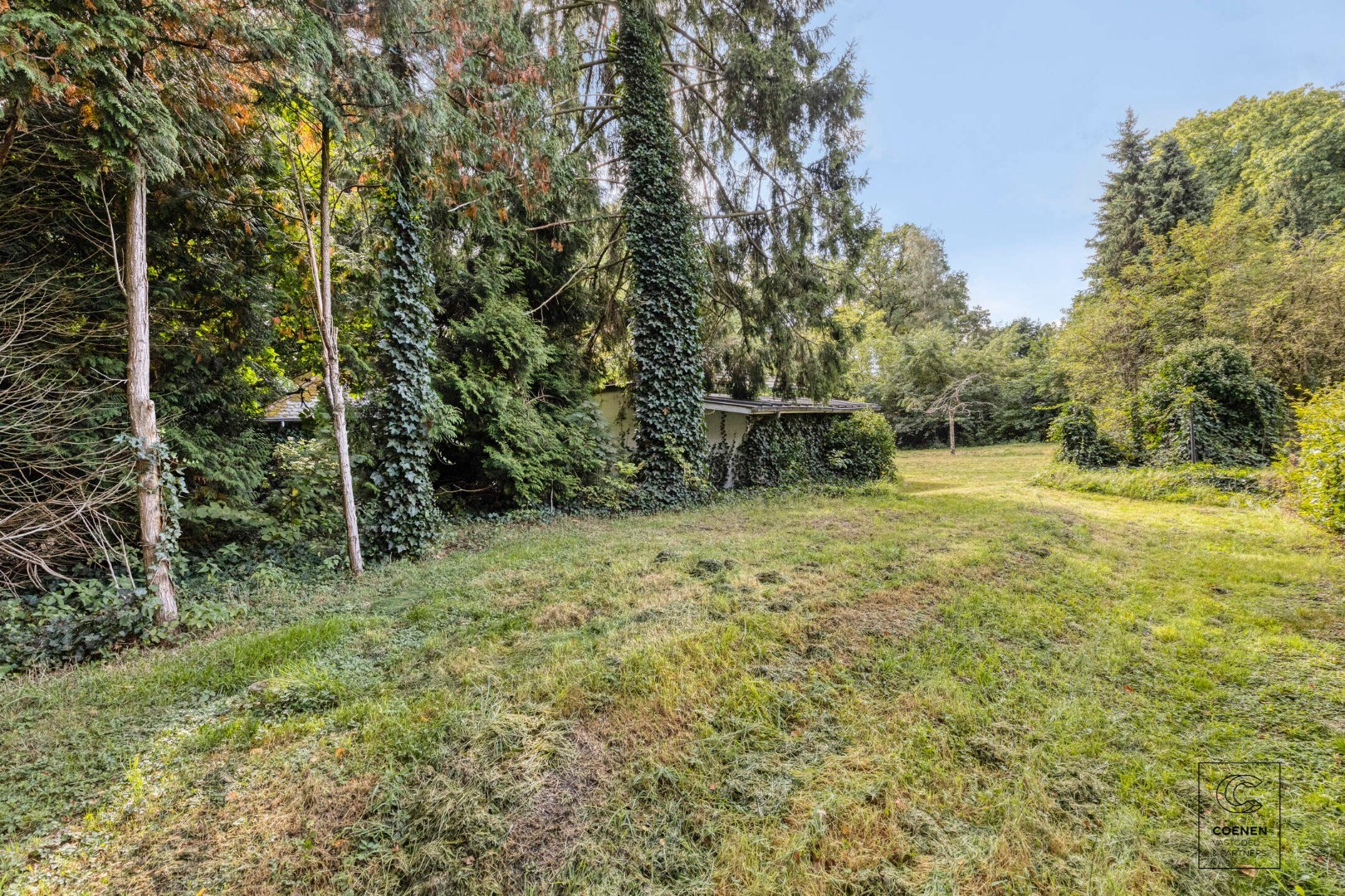 Volledig te renoveren/af te breken woning op prachtig perceel van 2682 m² te Schilde! 