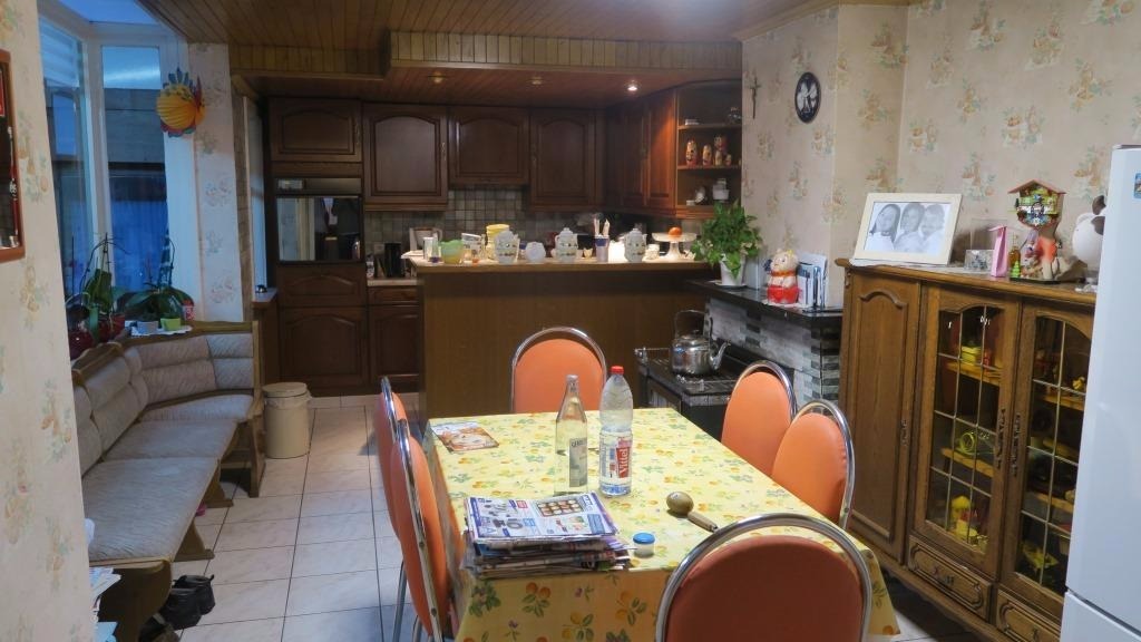 Uiterst ruime, halfopen woning met 4 slaapkamers 